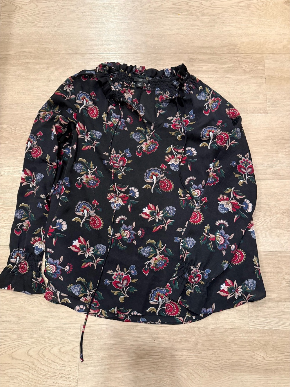 ANN TAYLOR Floral Blouse Like New
